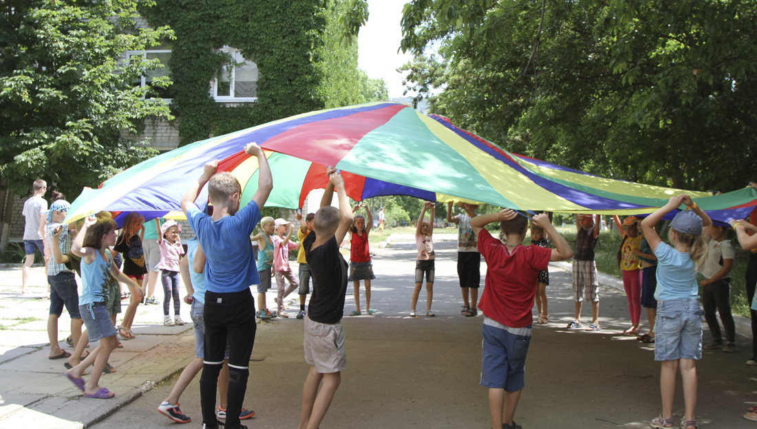 Дети из семей переселенцев узнали о Боге, в летнем библейском лагере в Бердянске